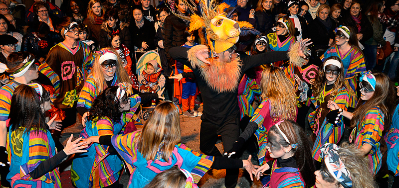 Las comparsas del verano se separan en plena temporada